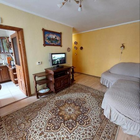לוצק Apartment On Voli Avenue 21 מראה חיצוני תמונה