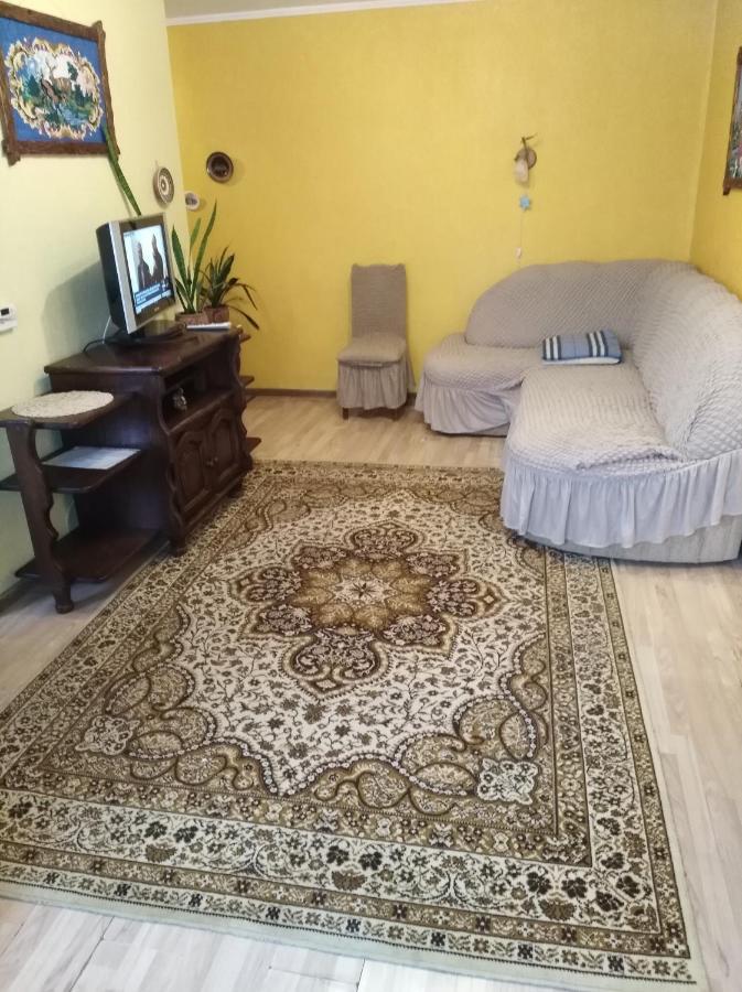 לוצק Apartment On Voli Avenue 21 מראה חיצוני תמונה